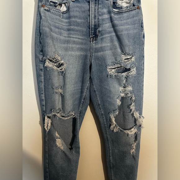 American Eagle Women’s Distressed Curvy Mom Jeans - Picture 2 of 9